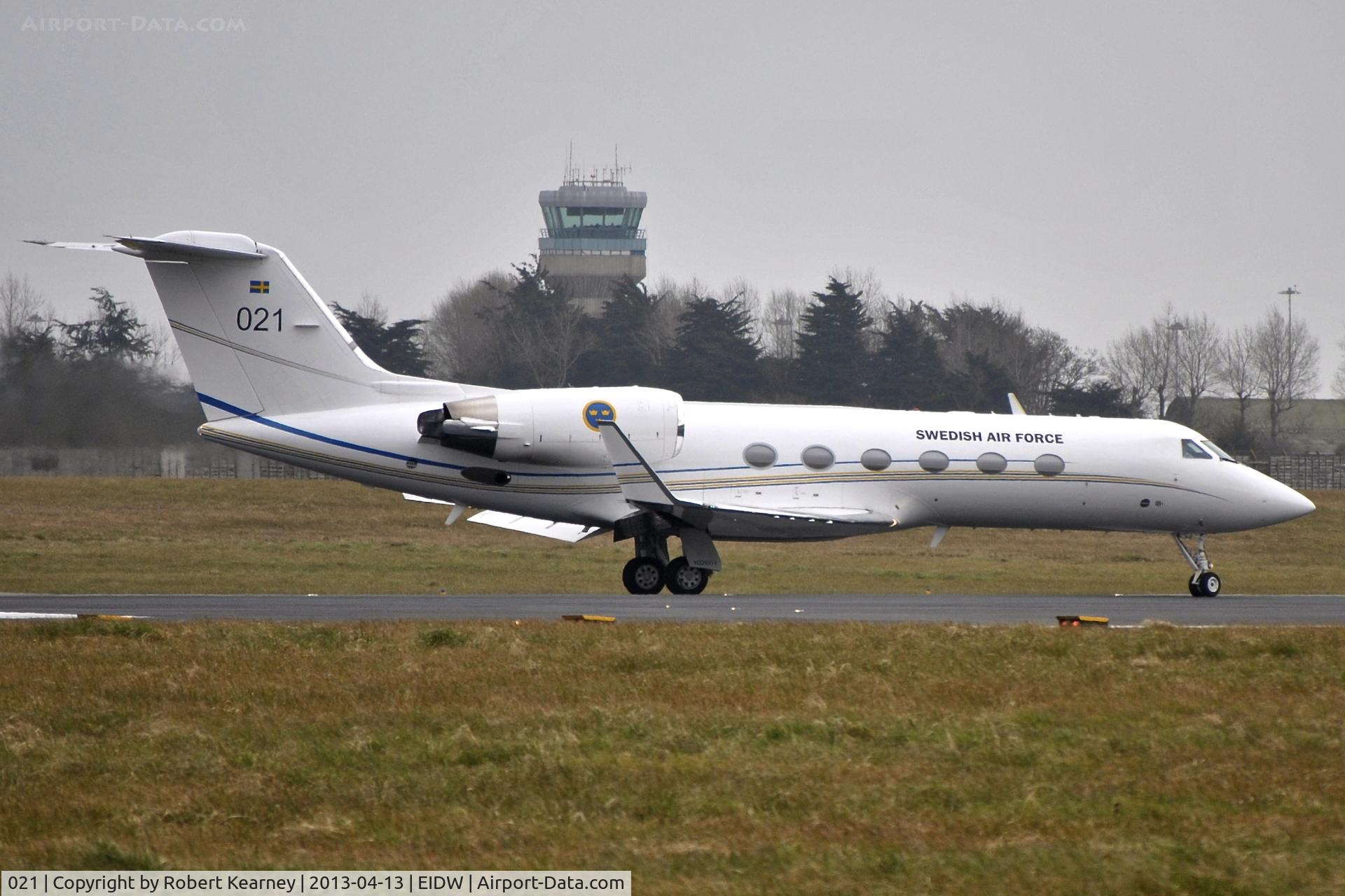 021, CASA C-295M C/N S-051, Lining up r/w 10