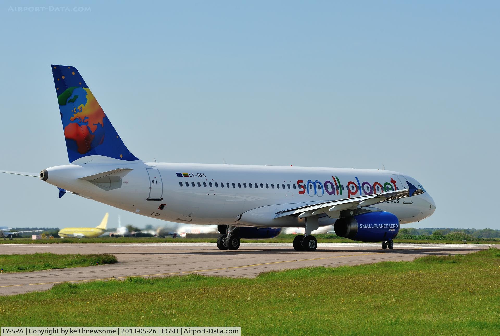 LY-SPA, 2002 Airbus A320-232 C/N 1715, Leaving for Gatwick, formerly EI-EZN.