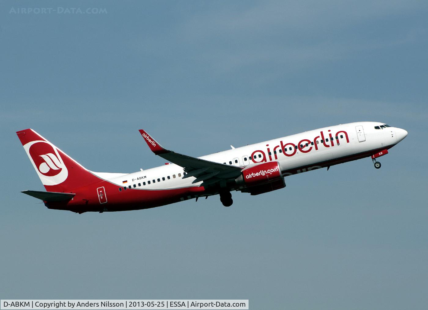 D-ABKM, 2010 Boeing 737-86J C/N 37755, Departing runway 08.