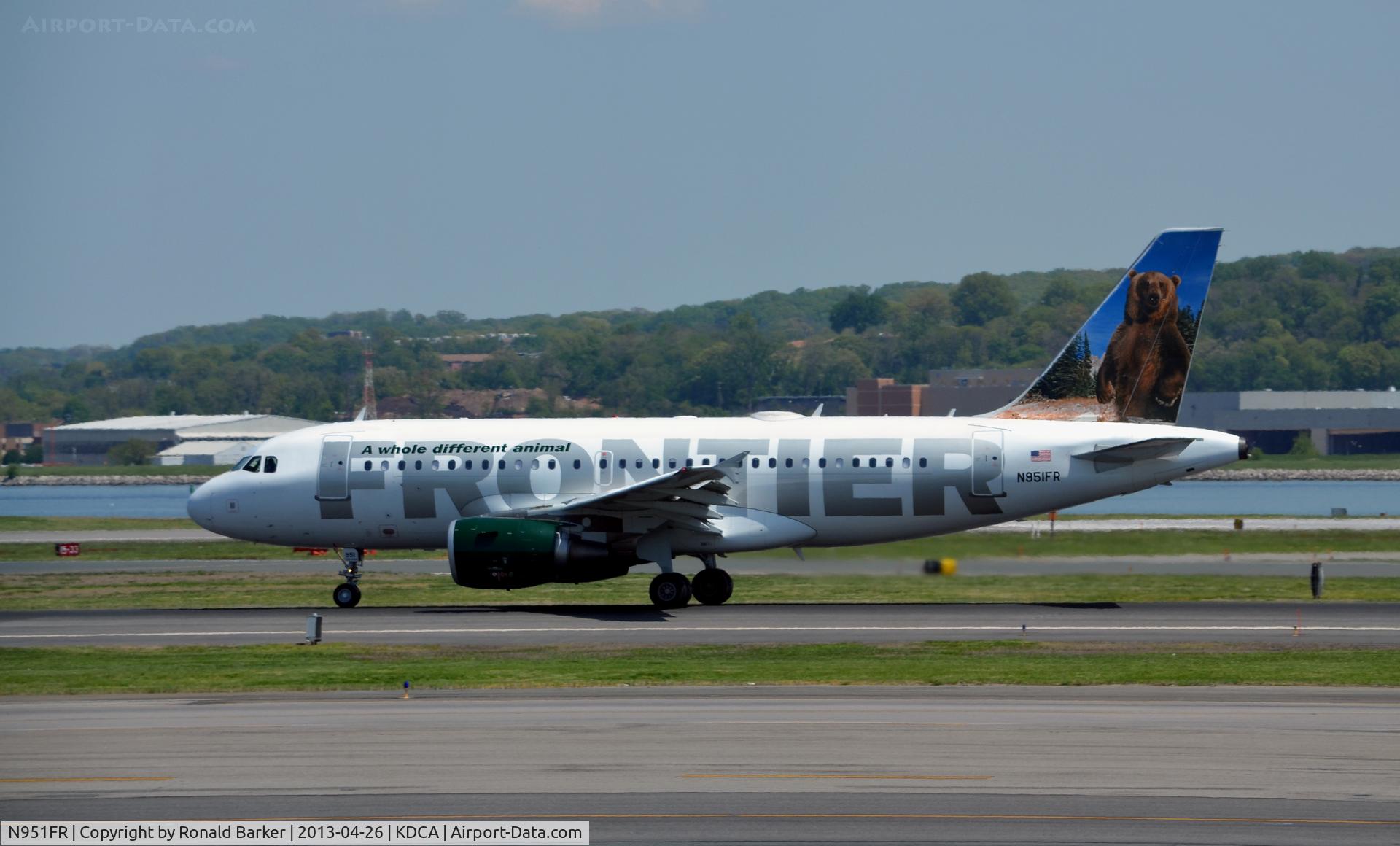 N951FR, 2009 Airbus A319-112 C/N 4127, Takeoff DCA