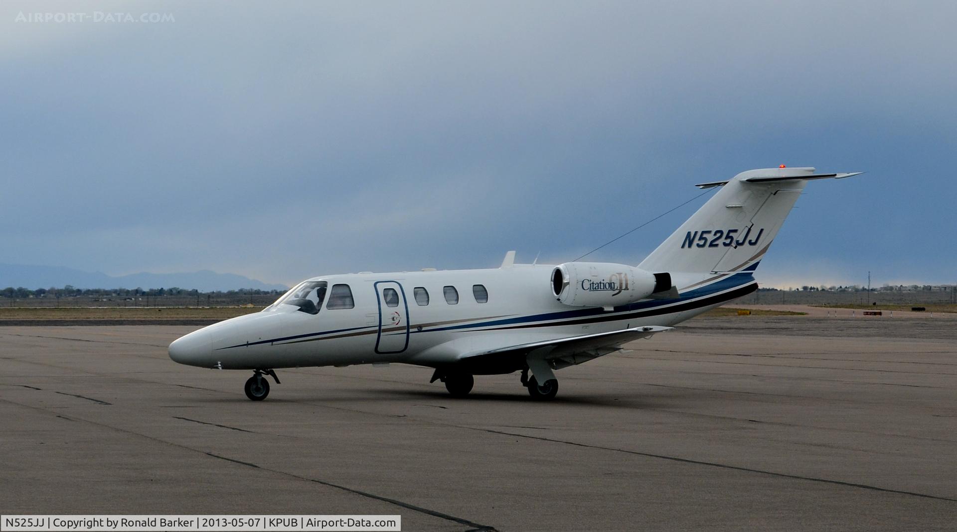 N525JJ, 2002 Cessna 525 CitationJet CJ1 C/N 525-0497, Taxi to parking PUB