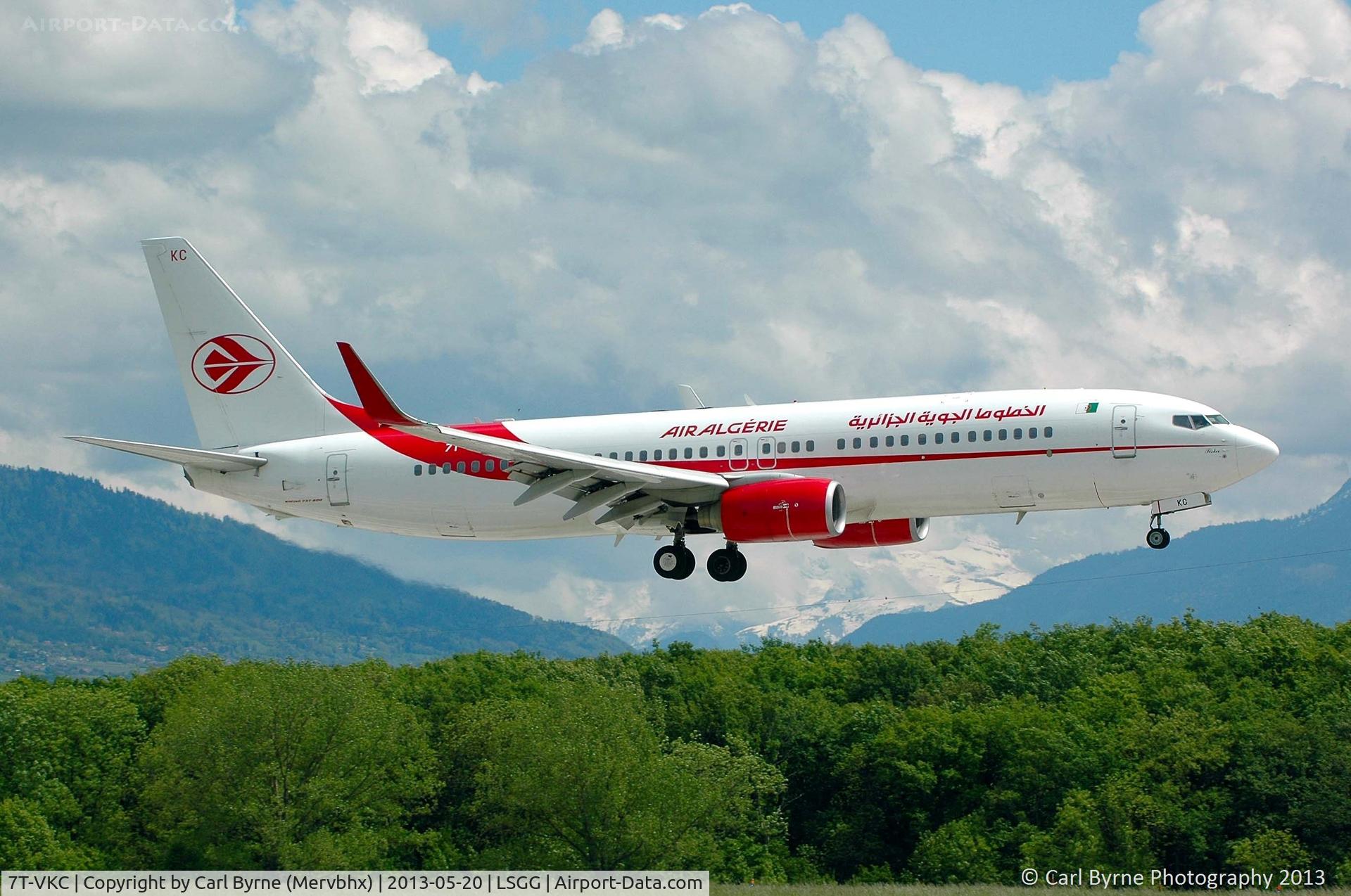 7T-VKC, 2005 Boeing 737-8D6 C/N 34166, Taken from the park at the 05 threshold.