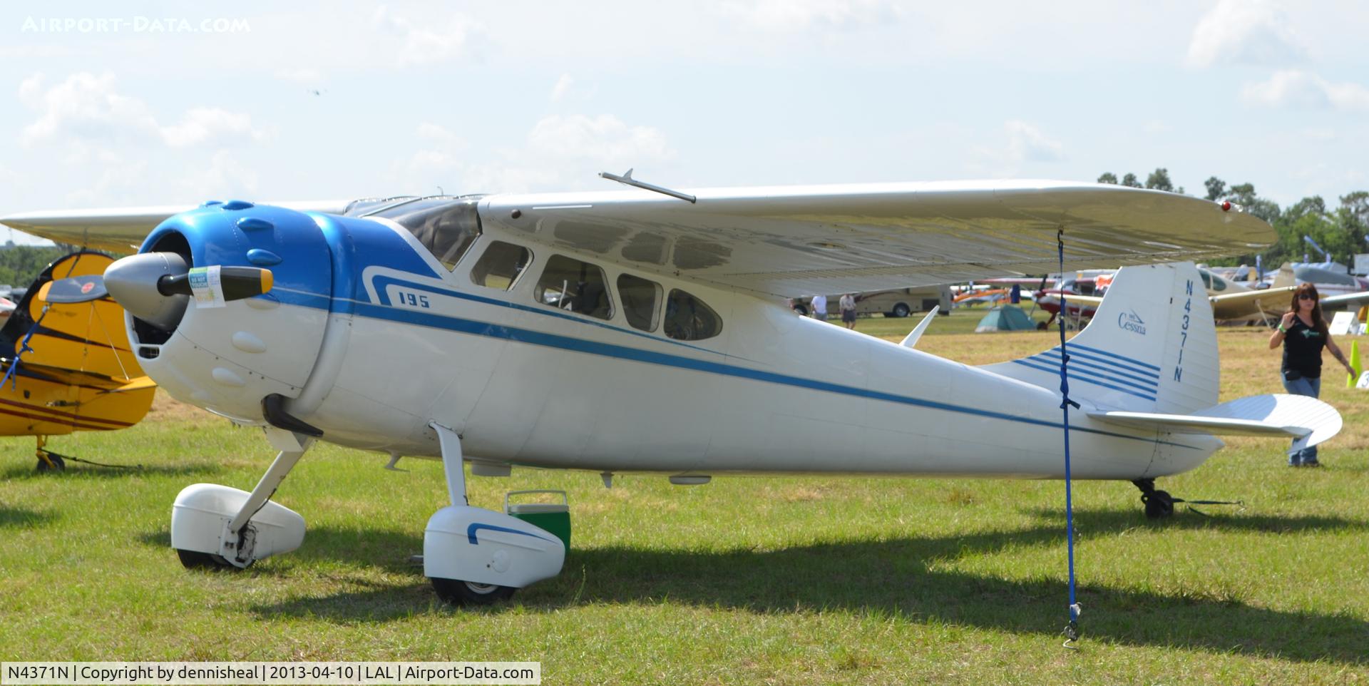 N4371N, 1947 Cessna 195 C/N 7035, 1947 CESSNA 195 AT SUN N FUN