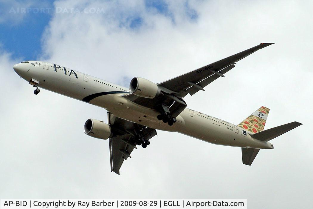 AP-BID, 2008 Boeing 777-340/ER C/N 33780, Boeing 777-340ER [33780] (Pakistan Intrtnational Airlines) Home~G 29/08/2009