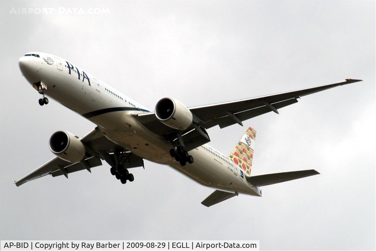 AP-BID, 2008 Boeing 777-340/ER C/N 33780, Boeing 777-340ER [33780] (Pakistan Intrtnational Airlines) Home~G 29/08/2009
