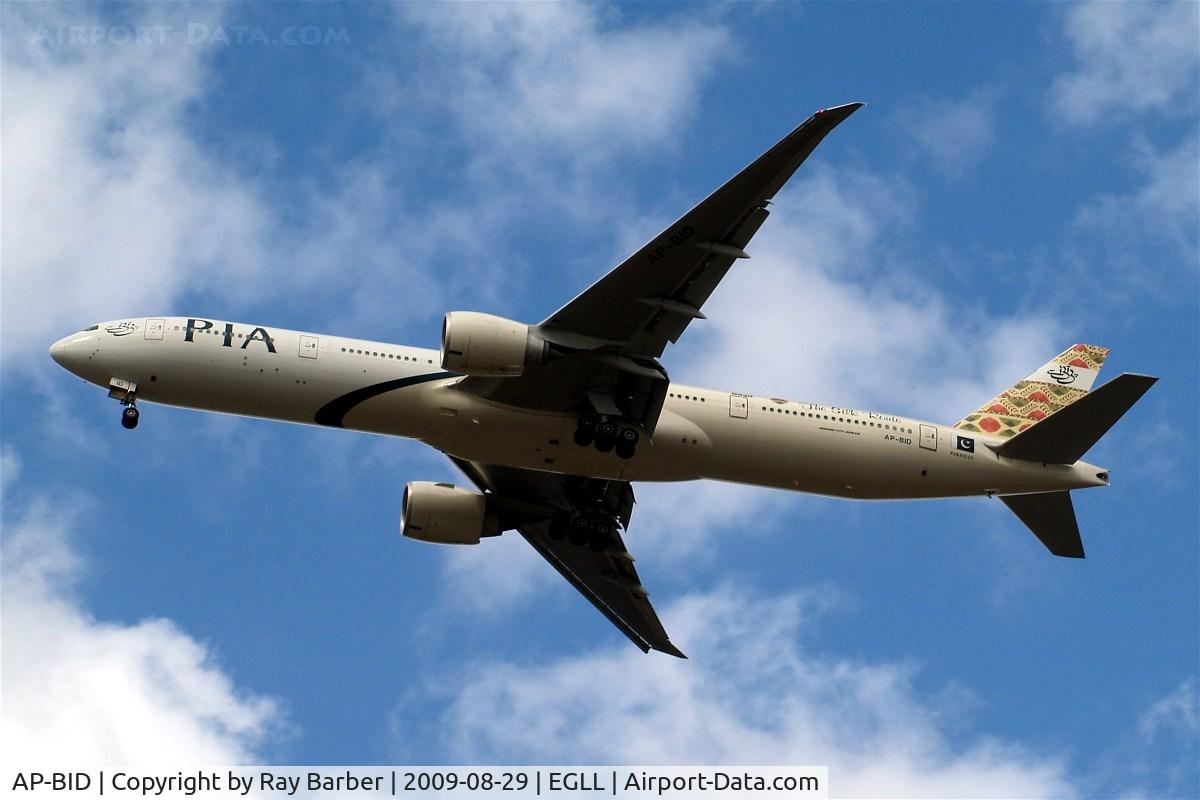 AP-BID, 2008 Boeing 777-340/ER C/N 33780, Boeing 777-340ER [33780] (Pakistan Intrtnational Airlines) Home~G 29/08/2009