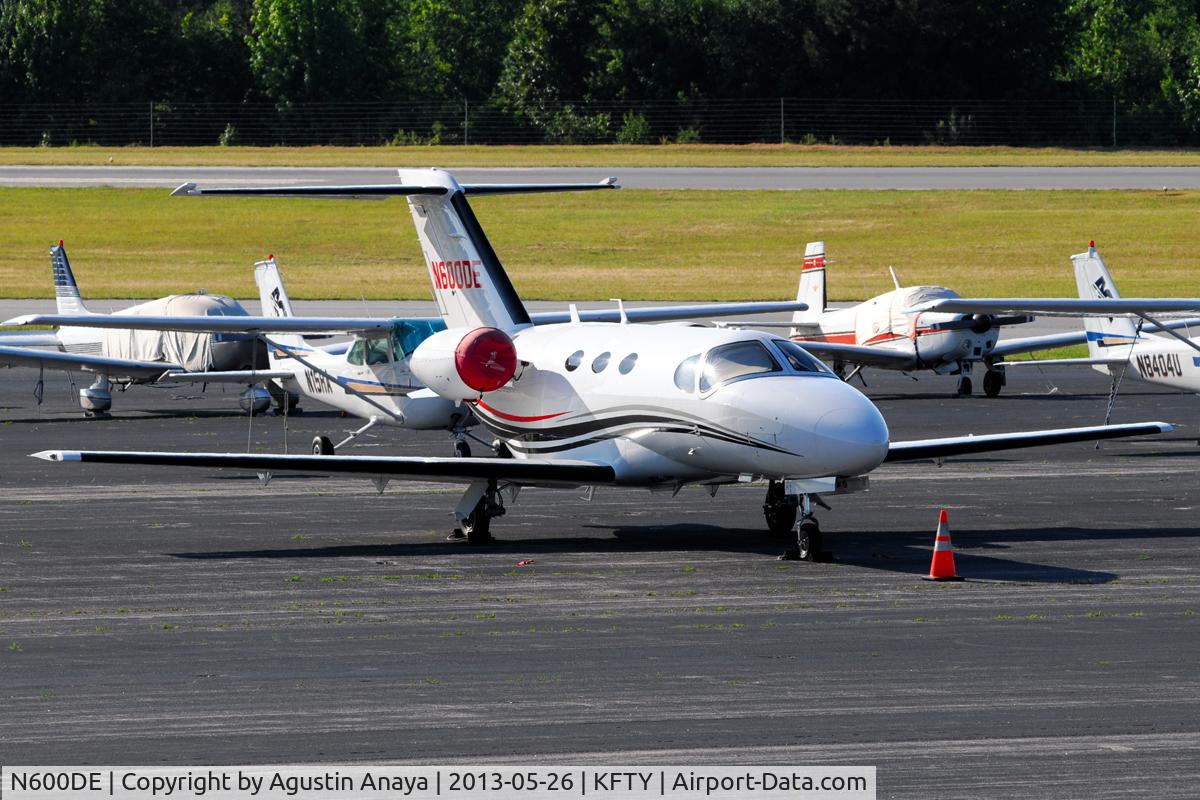 N600DE, 2007 Cessna 510 Citation Mustang C/N 510-0005, KFTY ramp