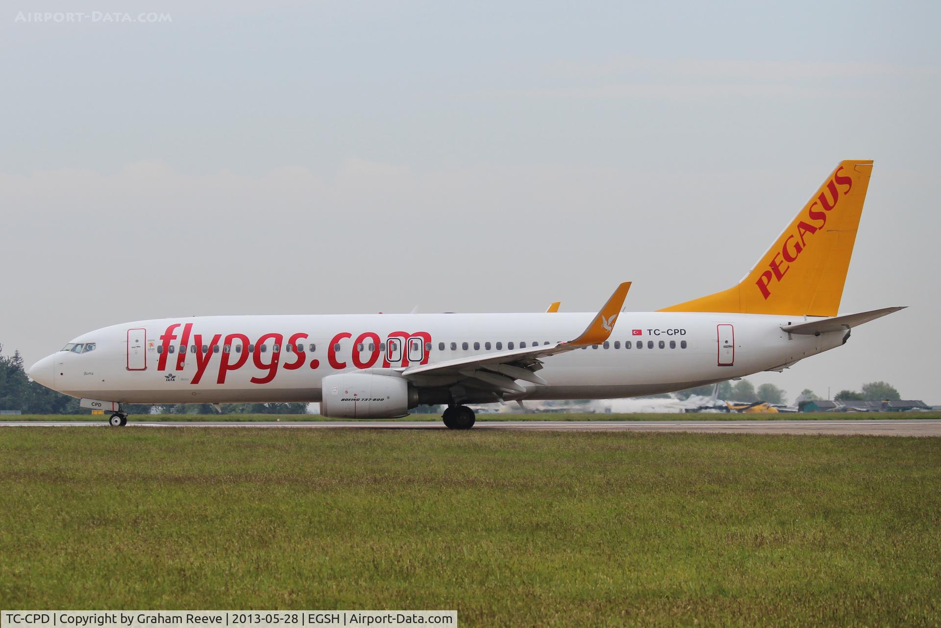 TC-CPD, 2012 Boeing 737-82R C/N 40726, About to depart on 09.