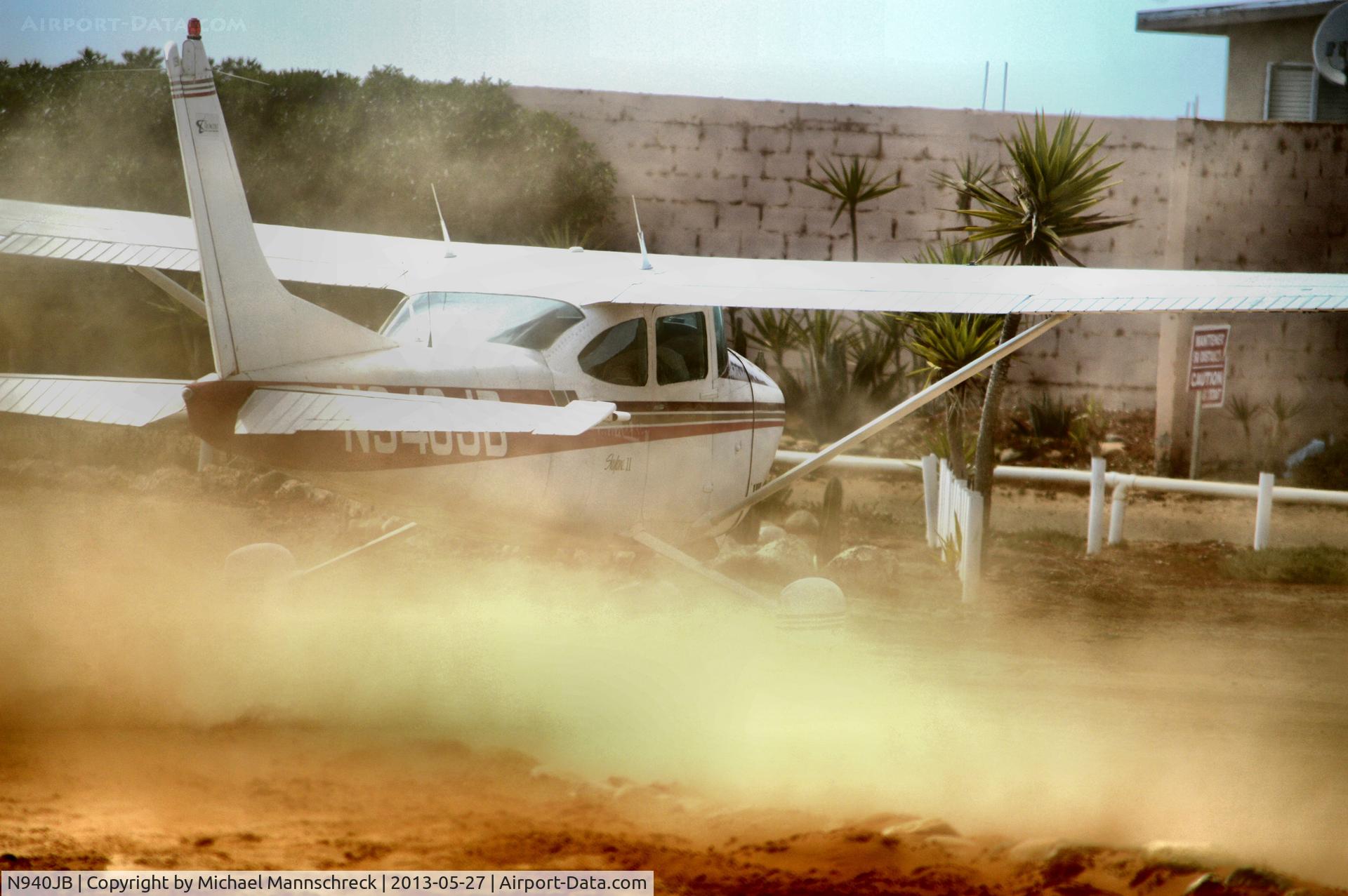 N940JB, 1975 Cessna 182P Skylane C/N 18264312, campo de lorenzo