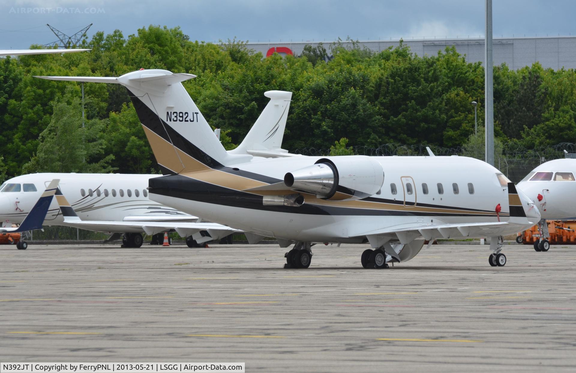 N392JT, 1988 Canadair Challenger 601-3A (CL-600-2B16) C/N 5020, CL601 N392JT parked in GVA