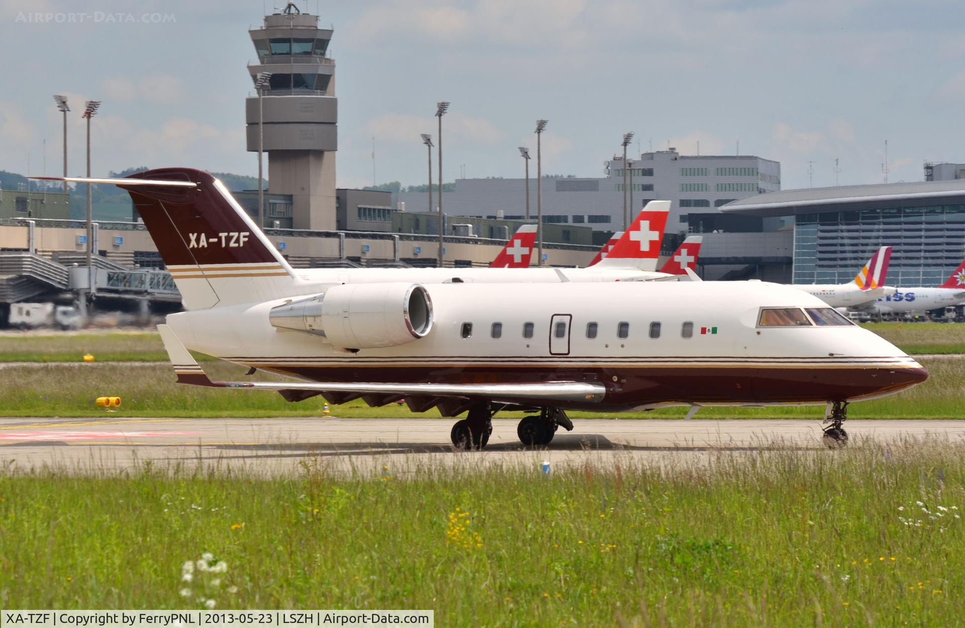 XA-TZF, 2002 Bombardier Challenger 604 (CL-600-2B16) C/N 5527, Aerosilza's CL604 arriving in ZRH.