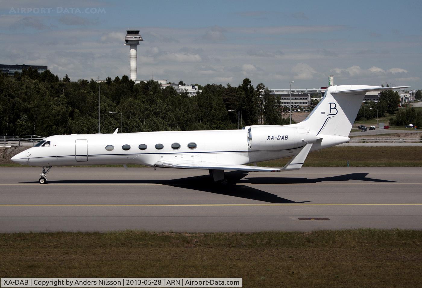 XA-DAB, 1998 Gulfstream Aerospace G-V Gulfstream V C/N 546, Taxiing on U for a 01R departure- Former XA-BAL.