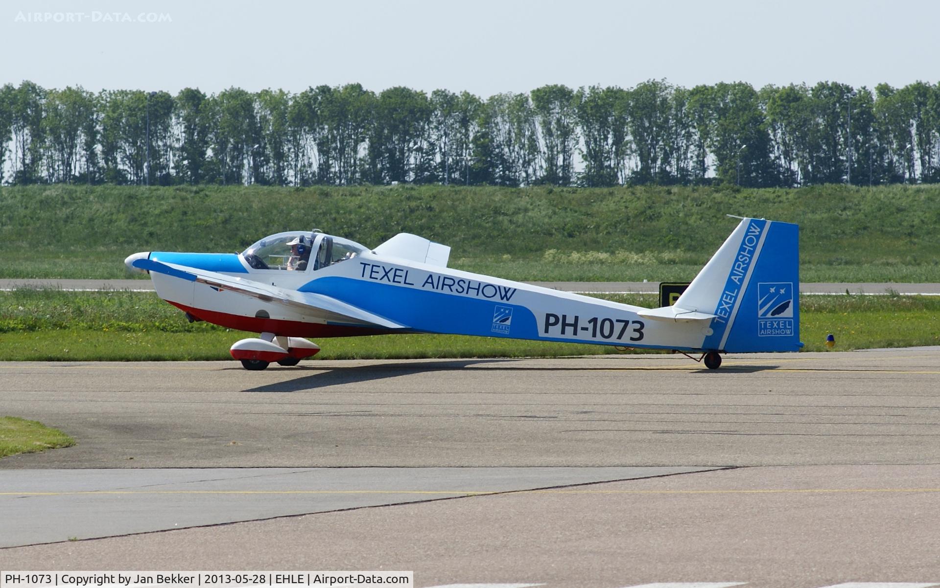 PH-1073, 1996 Scheibe SF-25C Falke C/N 44602, Airport Lelystad
