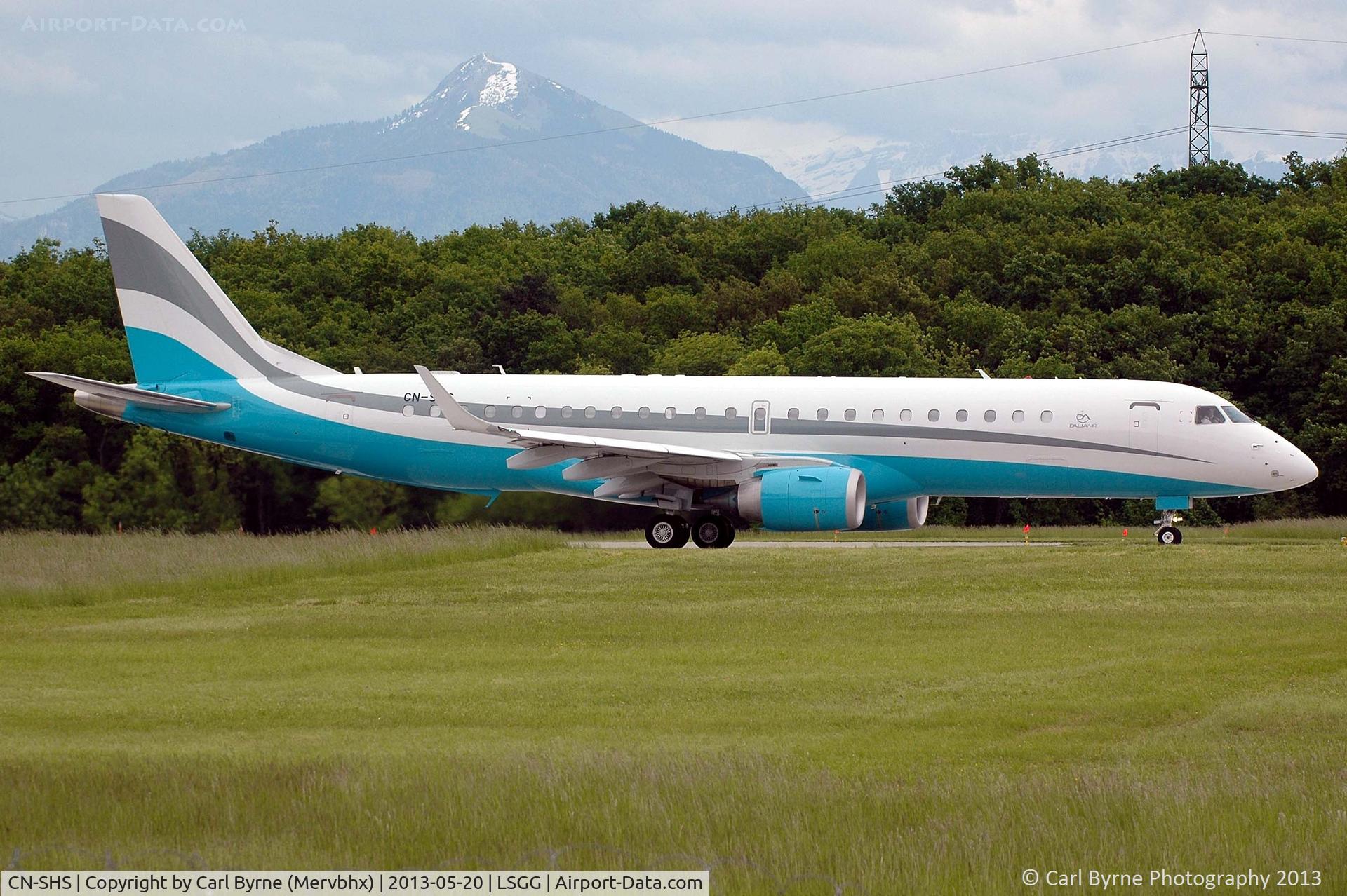CN-SHS, 2011 Embraer ERJ-190-100ECJ Lineage 1000 C/N 19000307, Taken from the park at the 05 threshold.