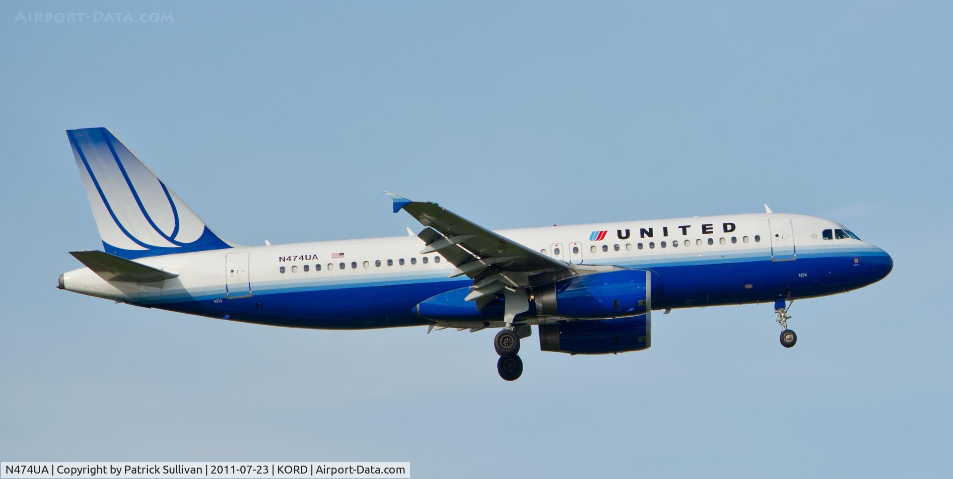 N474UA, 2001 Airbus A320-232 C/N 1475, Landing KORD 14R