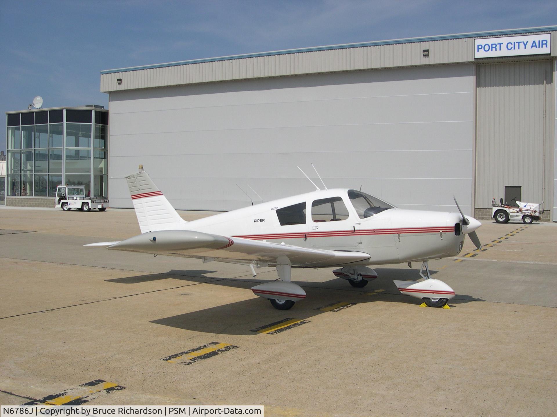 N6786J, 1968 Piper PA-28-140 Cherokee C/N 28-24514, @ Port City Air (FBO) Portsmouth NH