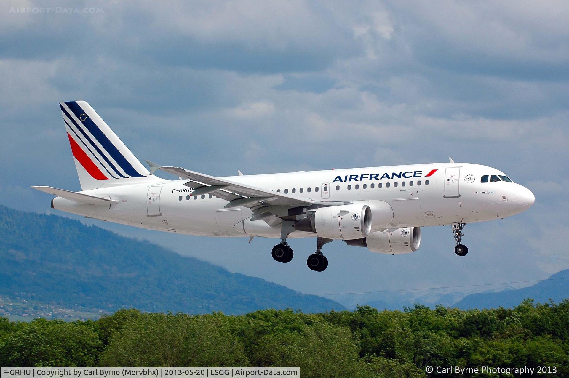 F-GRHU, 2001 Airbus A319-111 C/N 1471, Taken from the park at the 05 threshold.
