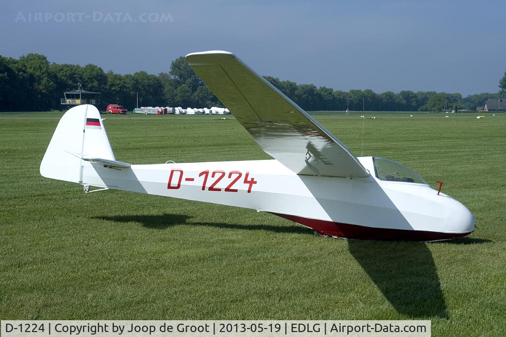 D-1224, Scheibe L-Spatz 55 C/N 531, classic glider design.