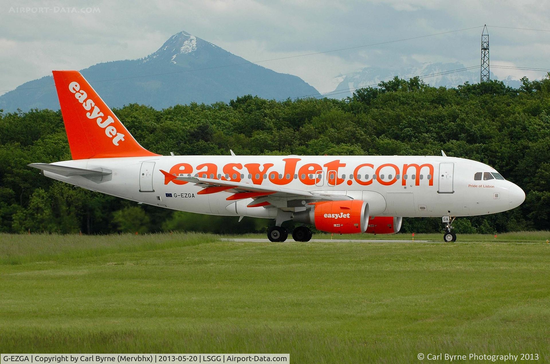 G-EZGA, 2010 Airbus A319-111 C/N 4427, Taken from the park at the 05 threshold.