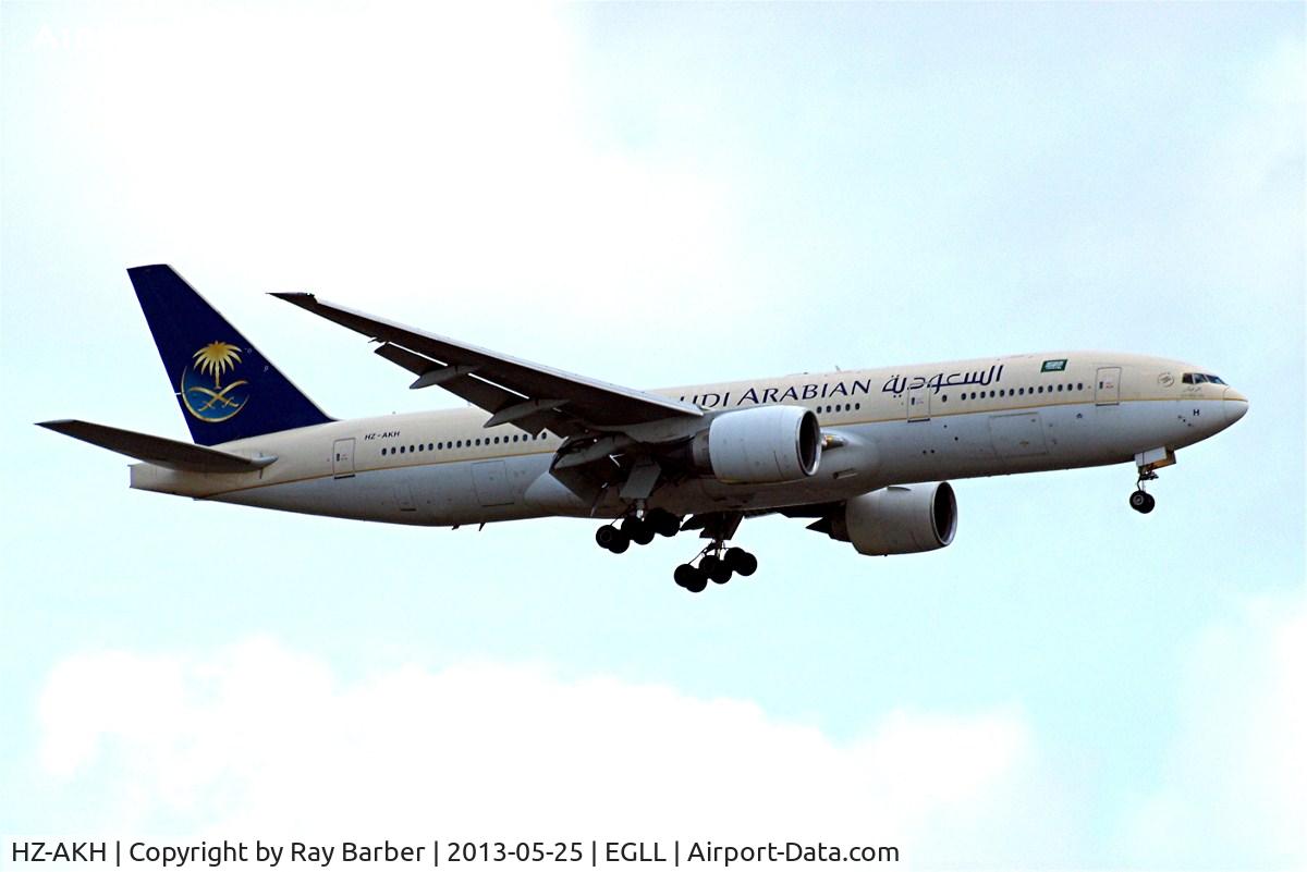 HZ-AKH, 1998 Boeing 777-268/ER C/N 28351, Boeing 777-268ER [28351] (Saudi Arabian Airlines) Home~G 25/05/2013. On approach 27L.