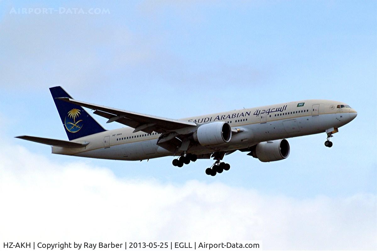 HZ-AKH, 1998 Boeing 777-268/ER C/N 28351, Boeing 777-268ER [28351] (Saudi Arabian Airlines) Home~G 25/05/2013. On approach 27L.