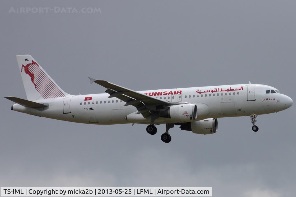 TS-IML, 1999 Airbus A320-211 C/N 0958, Landing