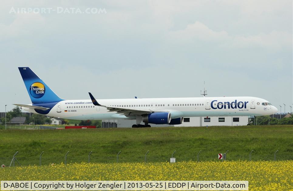 D-ABOE, 1999 Boeing 757-330 C/N 29012, One of Condor´s cigars is taxiing to rwy 26R.....
