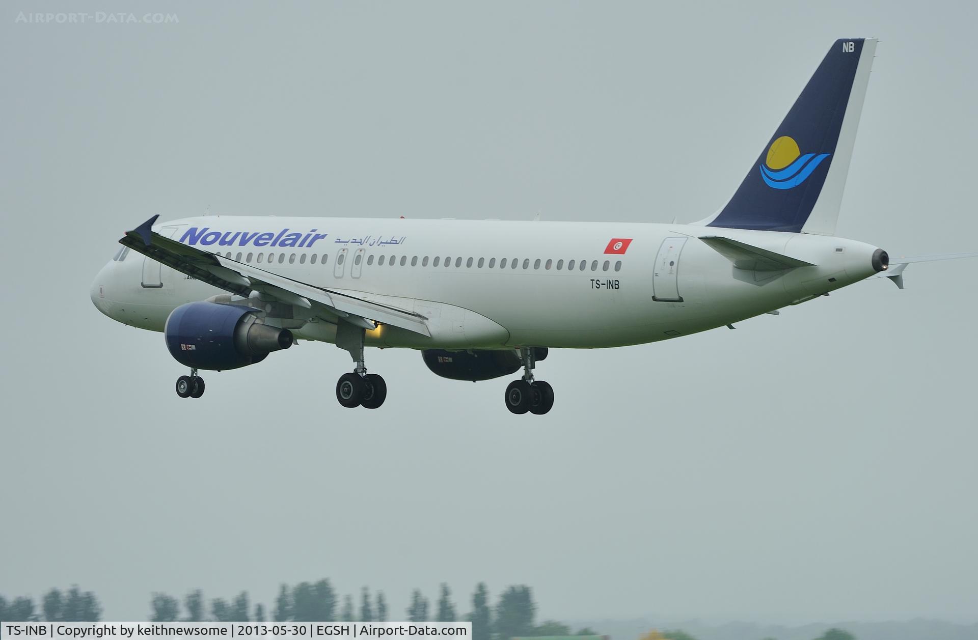 TS-INB, 2000 Airbus A320-214 C/N 1175, Misty Morning Landing !
