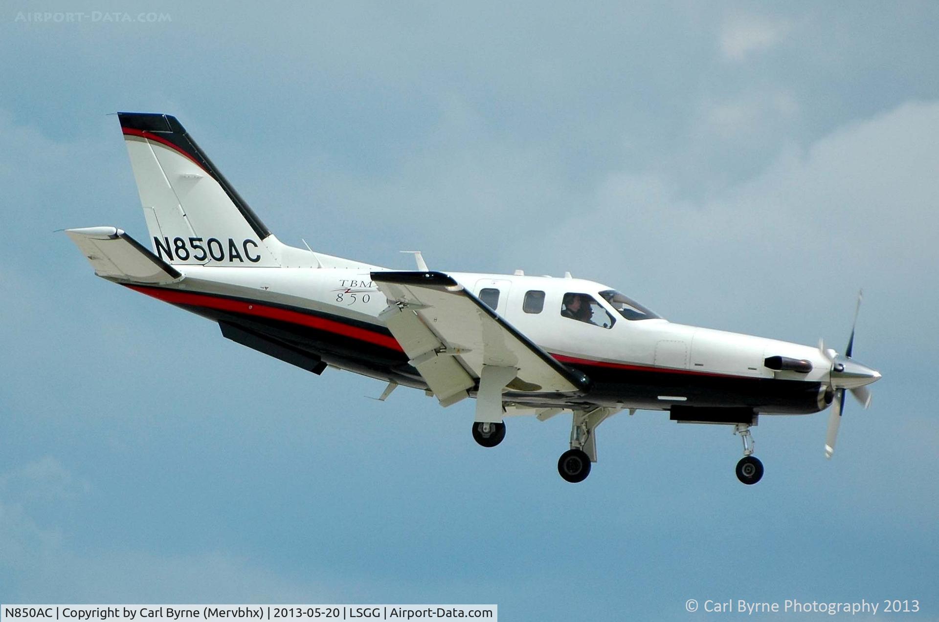 N850AC, 2013 Socata TBM-700 (850) C/N 426, Taken from the park at the 05 threshold.