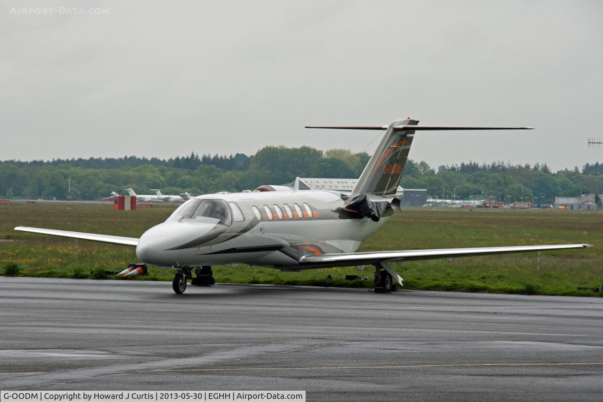 G-OODM, 2003 Cessna 525A CitationJet CJ2 C/N 525A-0190, Minus one engine.