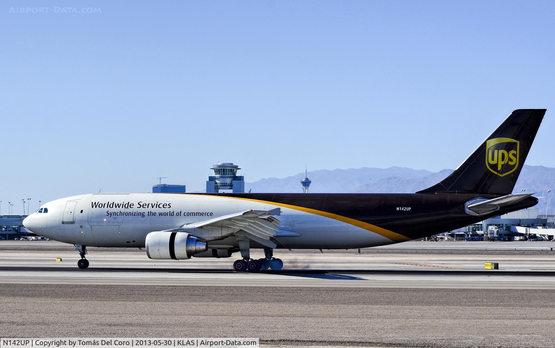N142UP, 2002 Airbus A300F4-622R C/N 0825, N142UP United Parcel Service - UPS Airbus A300F4-622R (cn 825)

McCarran International Airport (KLAS)
Las Vegas, Nevada
TDelCoro
May 30, 2013