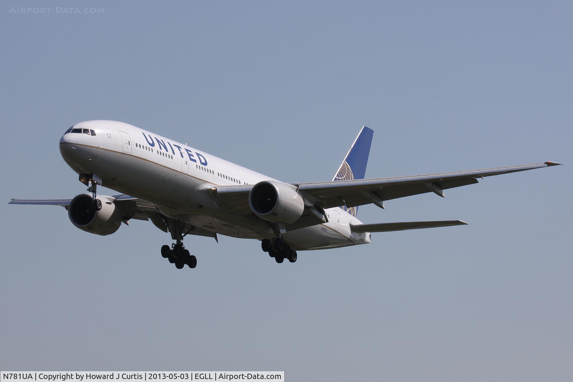N781UA, 1996 Boeing 777-222 C/N 26945, United Airlines, on approach to runway 27L.