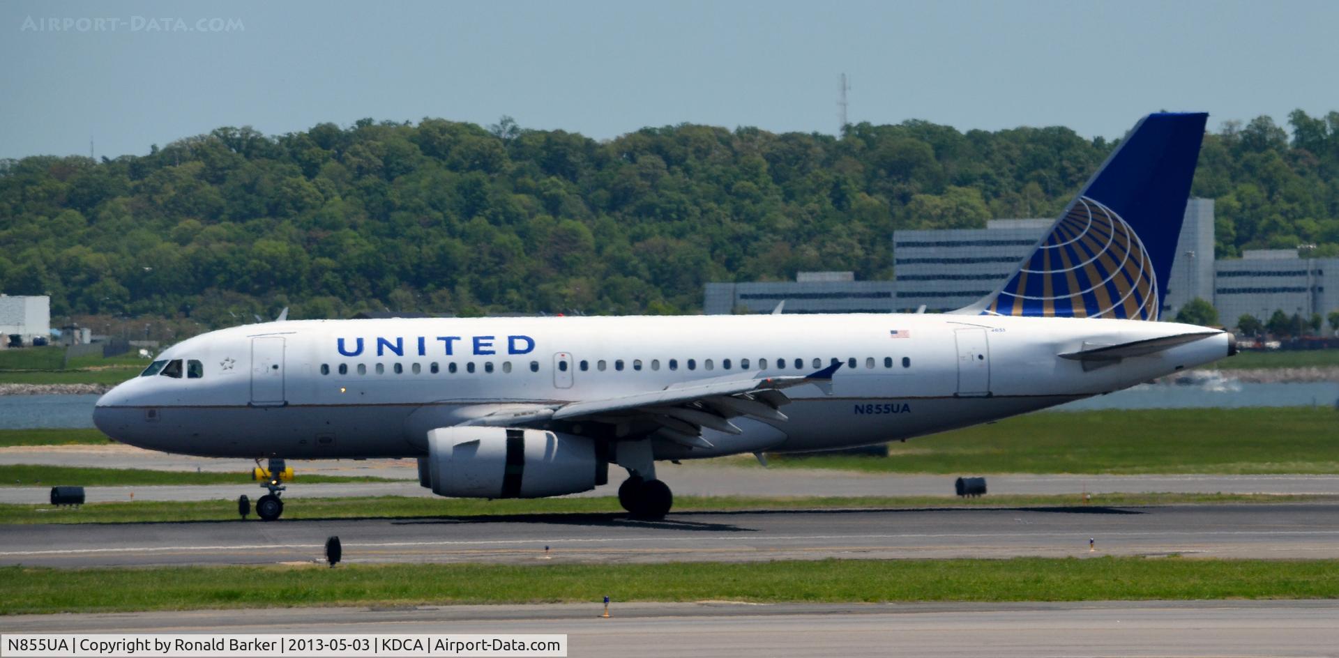 N855UA, 2002 Airbus A319-131 C/N 1737, Landing DCA