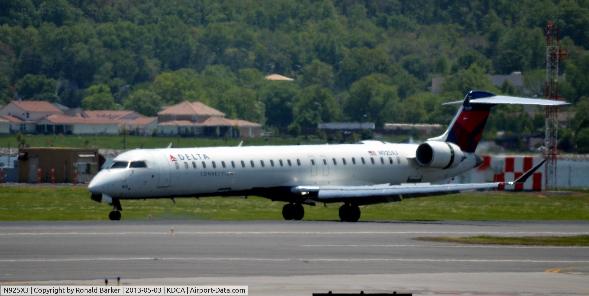 N925XJ, 2008 Canadair CRJ-900ER (CL-600-2D24) C/N 15183, Landing DCA