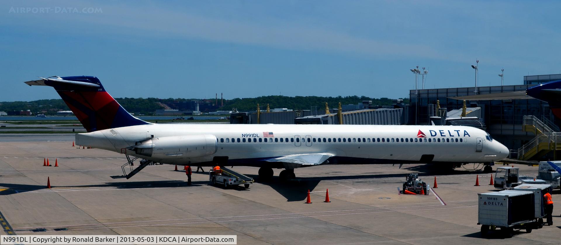 N991DL, 1991 McDonnell Douglas MD-88 C/N 53343, DCA VA