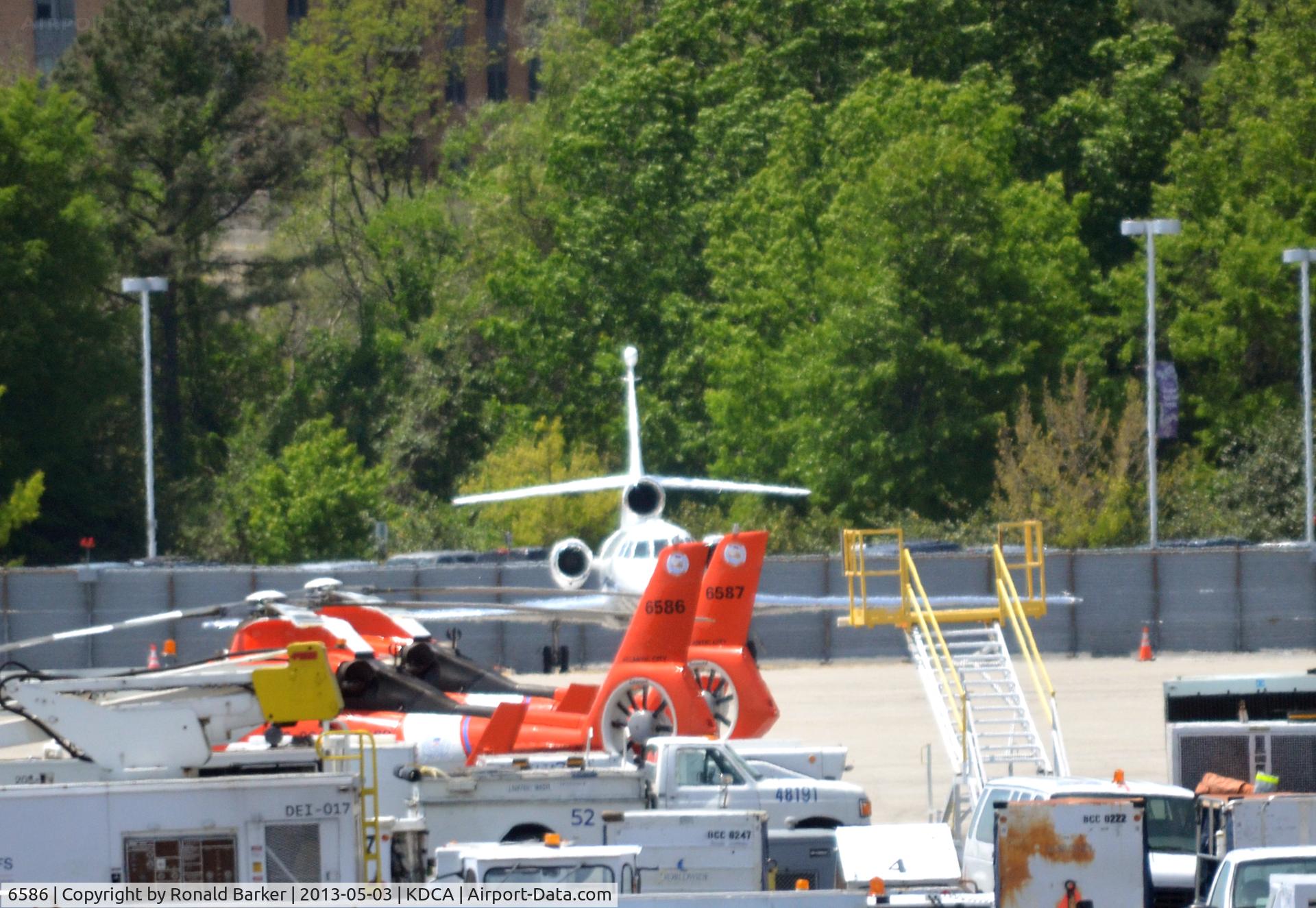 6586, Aerospatiale MH-65D Dolphin C/N 6285, USCG HH-65Cs numbers 6586 and 6587 at DCA