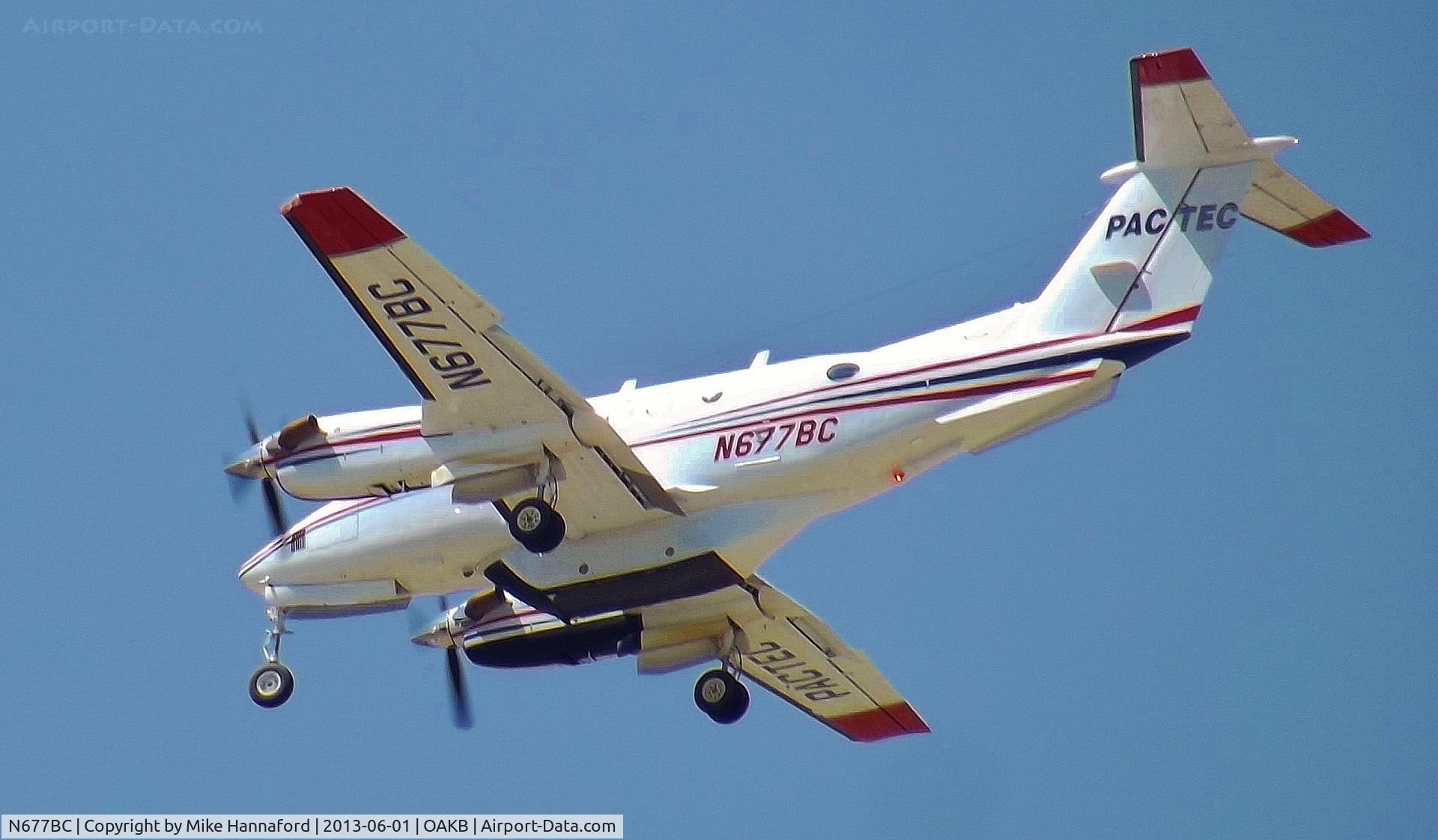 N677BC, 1975 Beech 200 C/N BB-86, OAKB