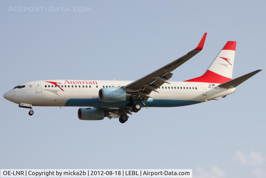 OE-LNR, 2005 Boeing 737-8Z9 C/N 33833, Landing
