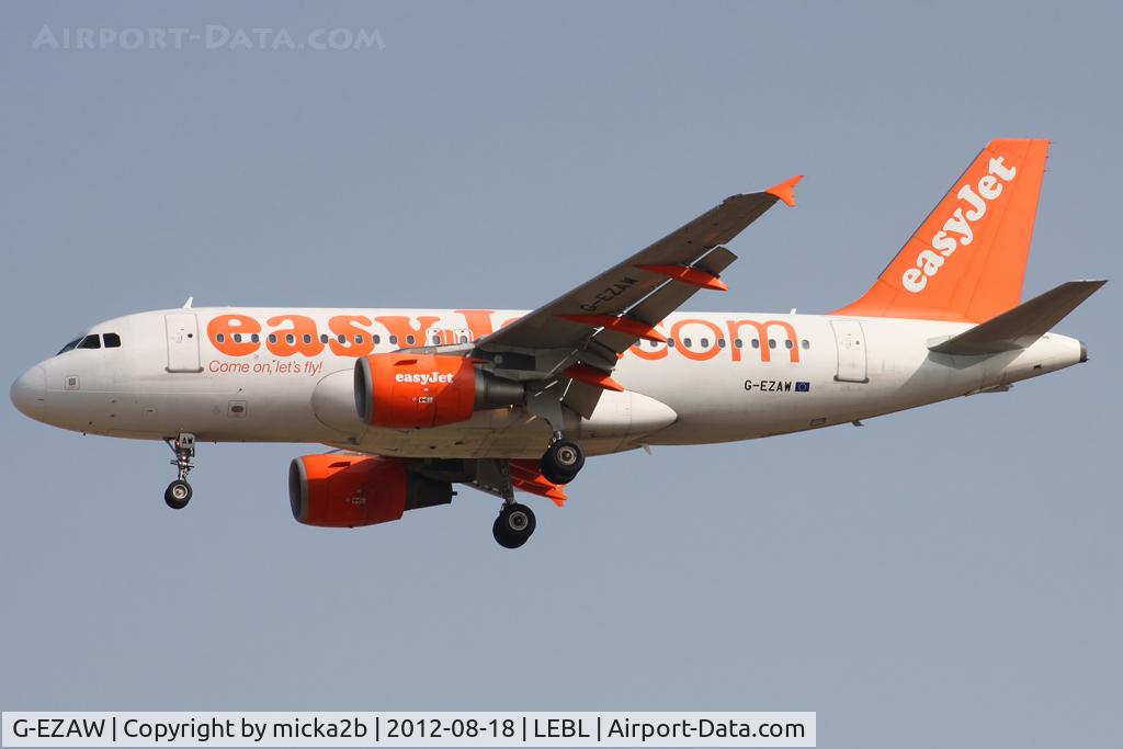 G-EZAW, 2006 Airbus A319-111 C/N 2812, Landing. Scrapped in october 2023.