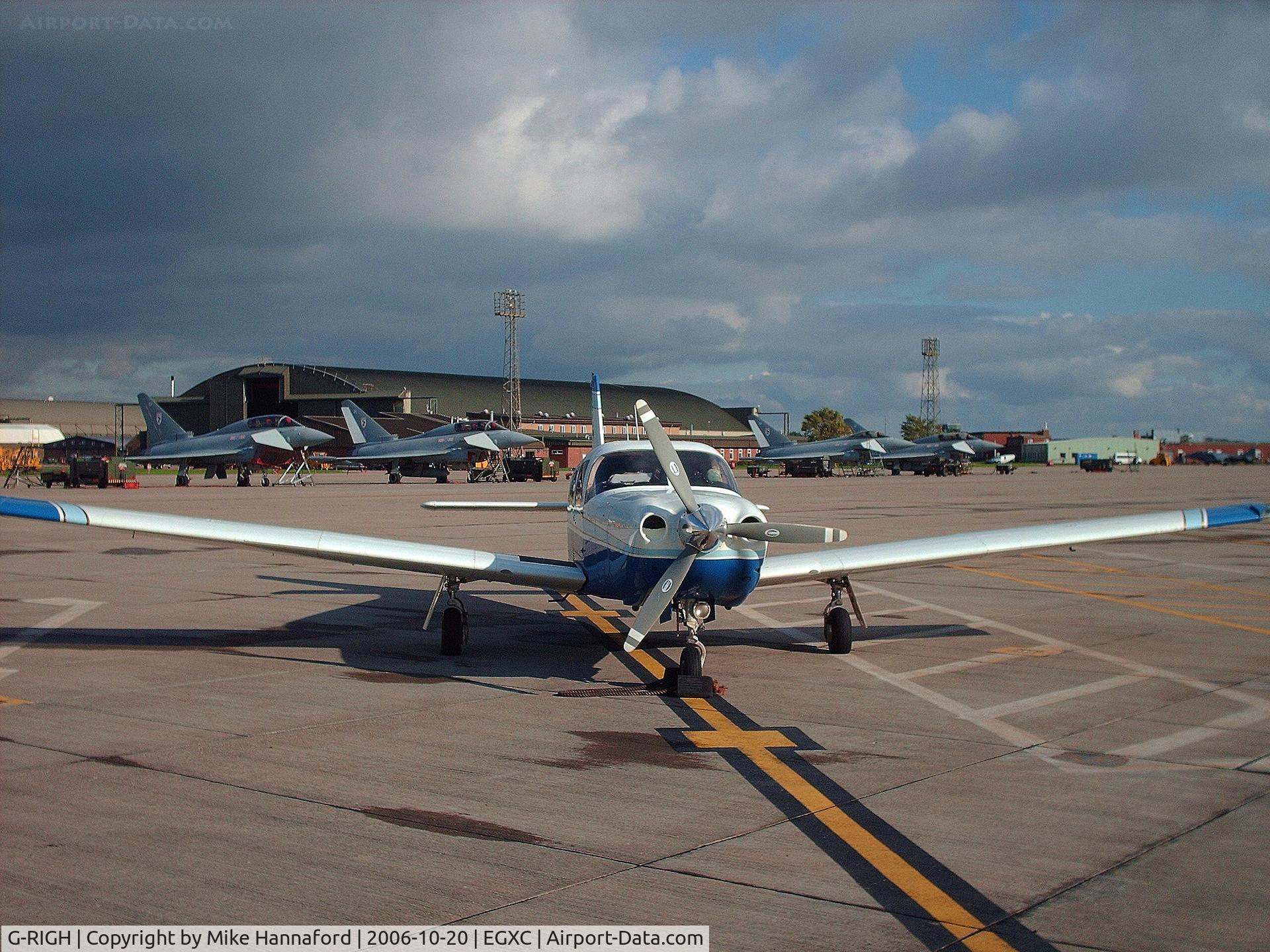 G-RIGH, 1998 Piper PA-32R-301 Saratoga II HP C/N 3246123, EGXC