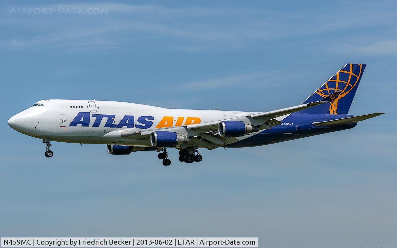 N459MC, 1992 Boeing 747-446 C/N 26344, on final RW26