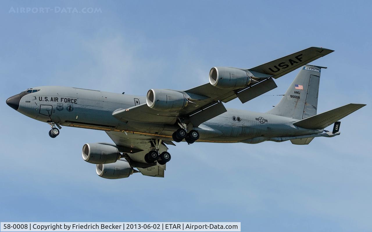 58-0008, 1958 Boeing KC-135R Stratotanker C/N 17753, on final RW26
