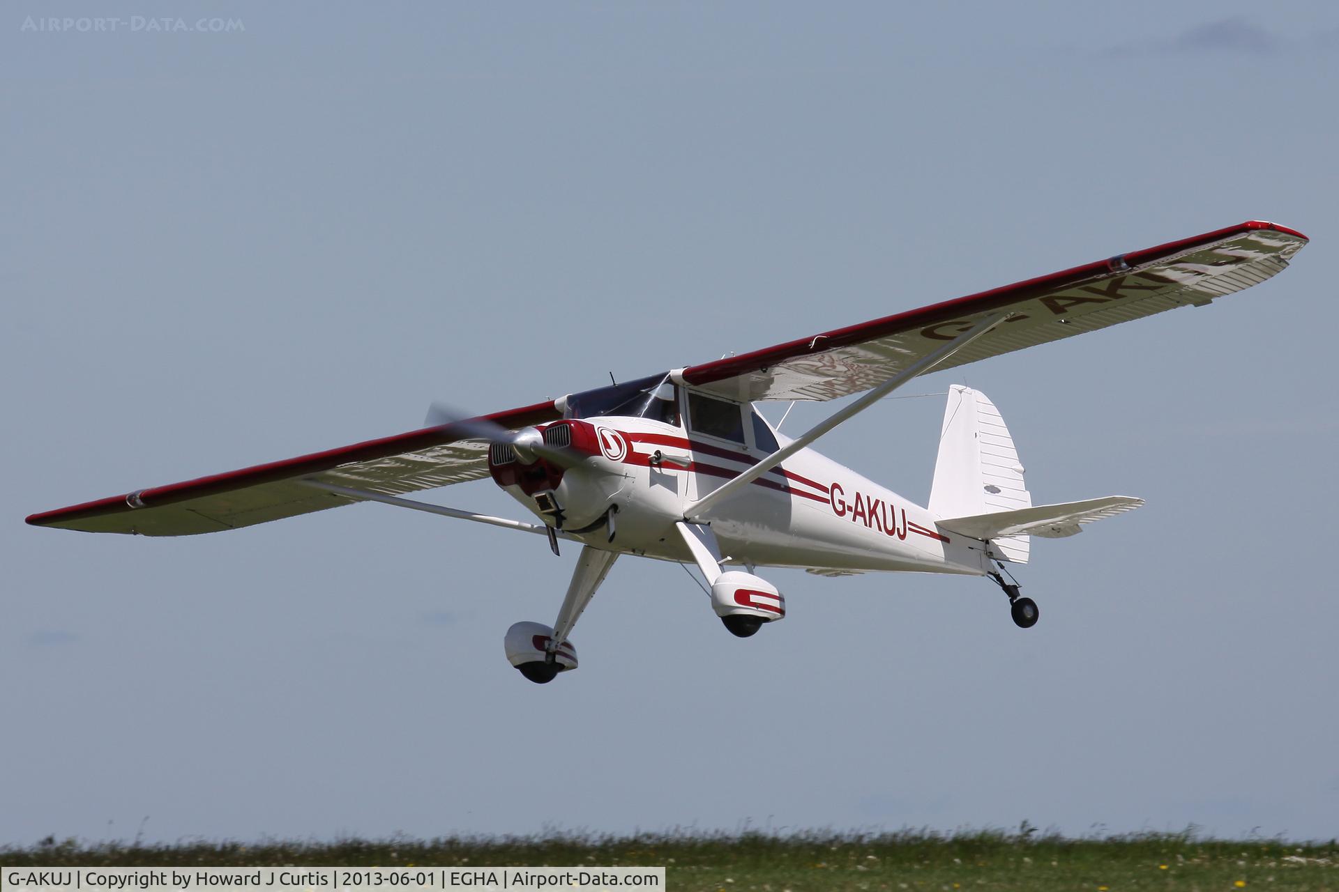G-AKUJ, 1947 Luscombe 8E Silvaire C/N 5282, Dealing with a tricky crosswind.