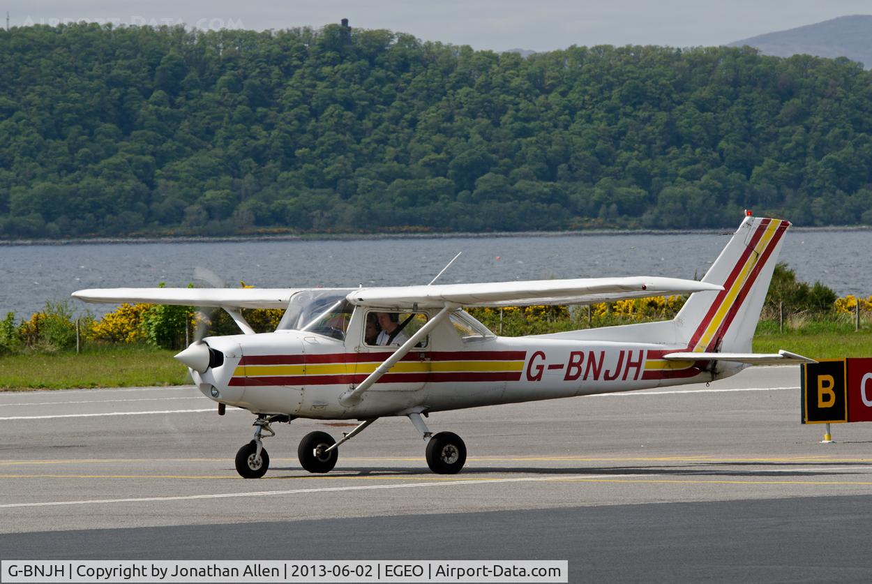 G-BNJH, 1982 Cessna 152 C/N 152-85401, Preparing for departure from Oban Airport.