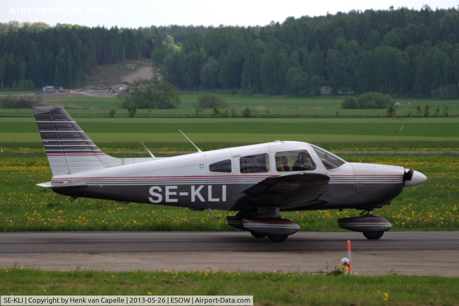 SE-KLI, Piper PA-28-181 C/N 288390026, Kalle Ludvig Ivar taxying at Västerås Hässlö airport, Sweden.