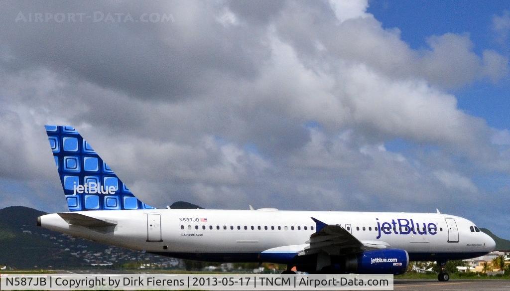 N587JB, 2004 Airbus A320-232 C/N 2177, Preparing to depart, heading for rwy 10