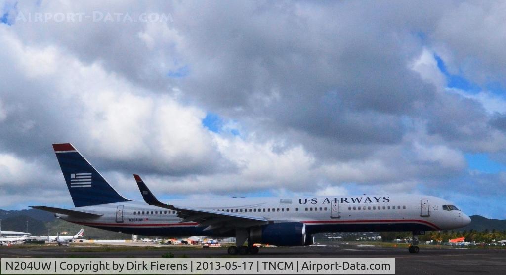 N204UW, 2000 Boeing 757-23N C/N 30886, Taxing up to rwy 10 for takeoff