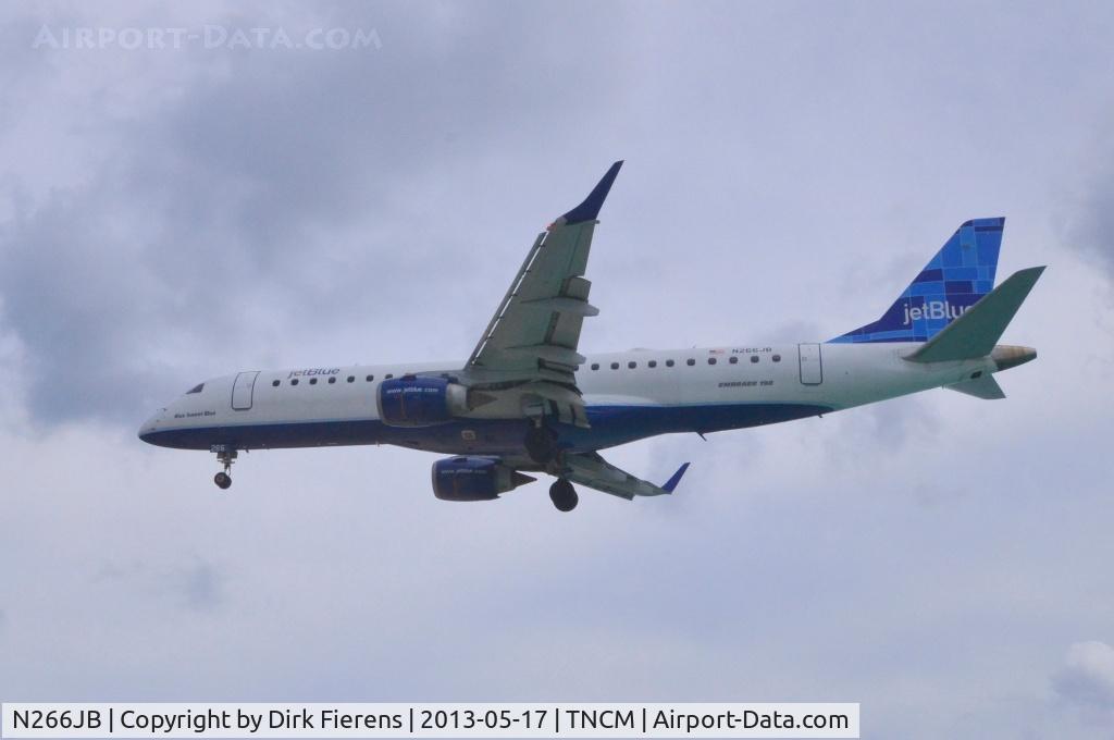 N266JB, 2007 Embraer ERJ-190-100 IGW 190AR C/N 19000054, Overflying Maho Beach as it hads for rwy10