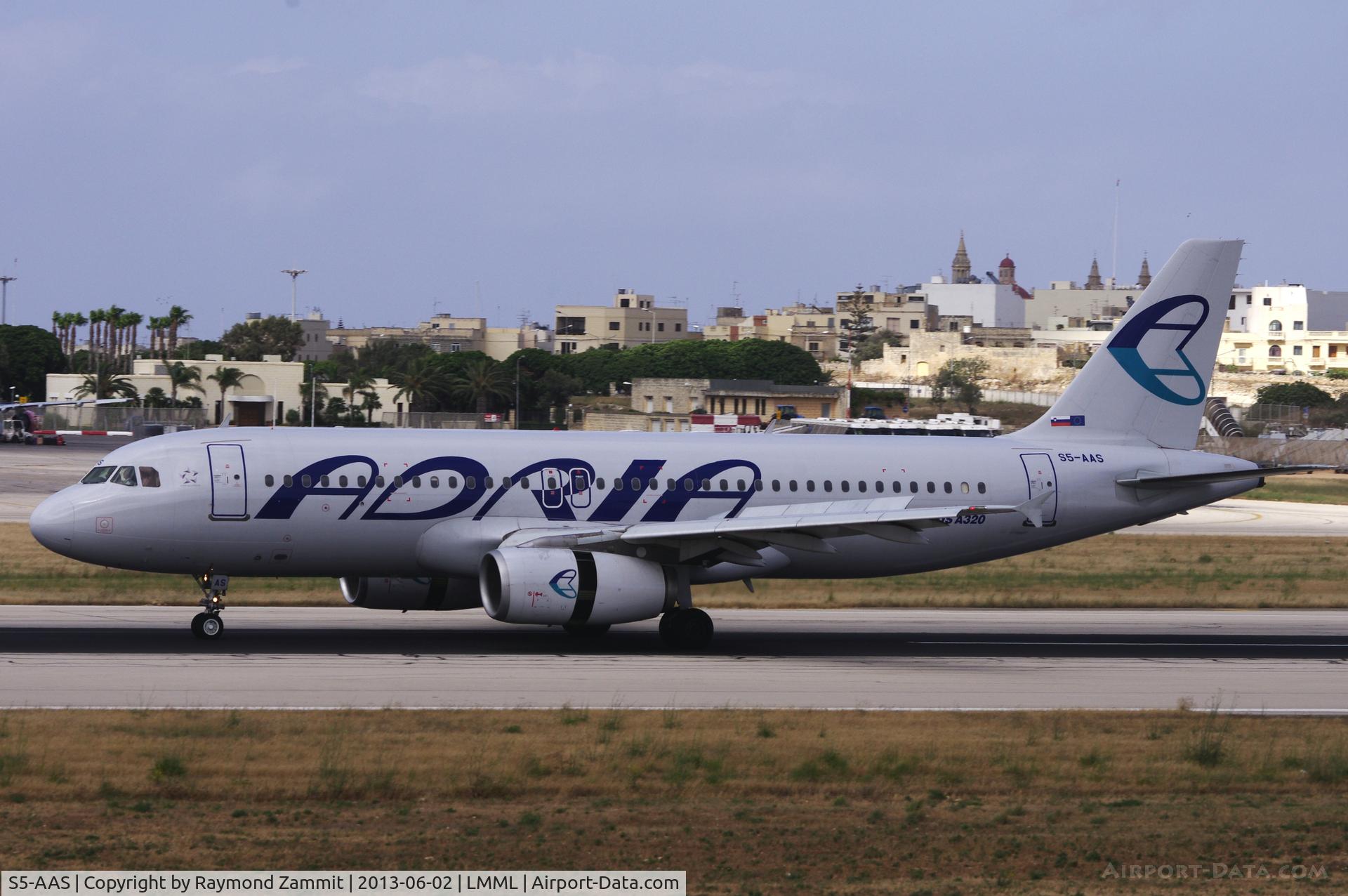 S5-AAS, 1993 Airbus A320-231 C/N 444, A320 S5-AAS Adria Airways.