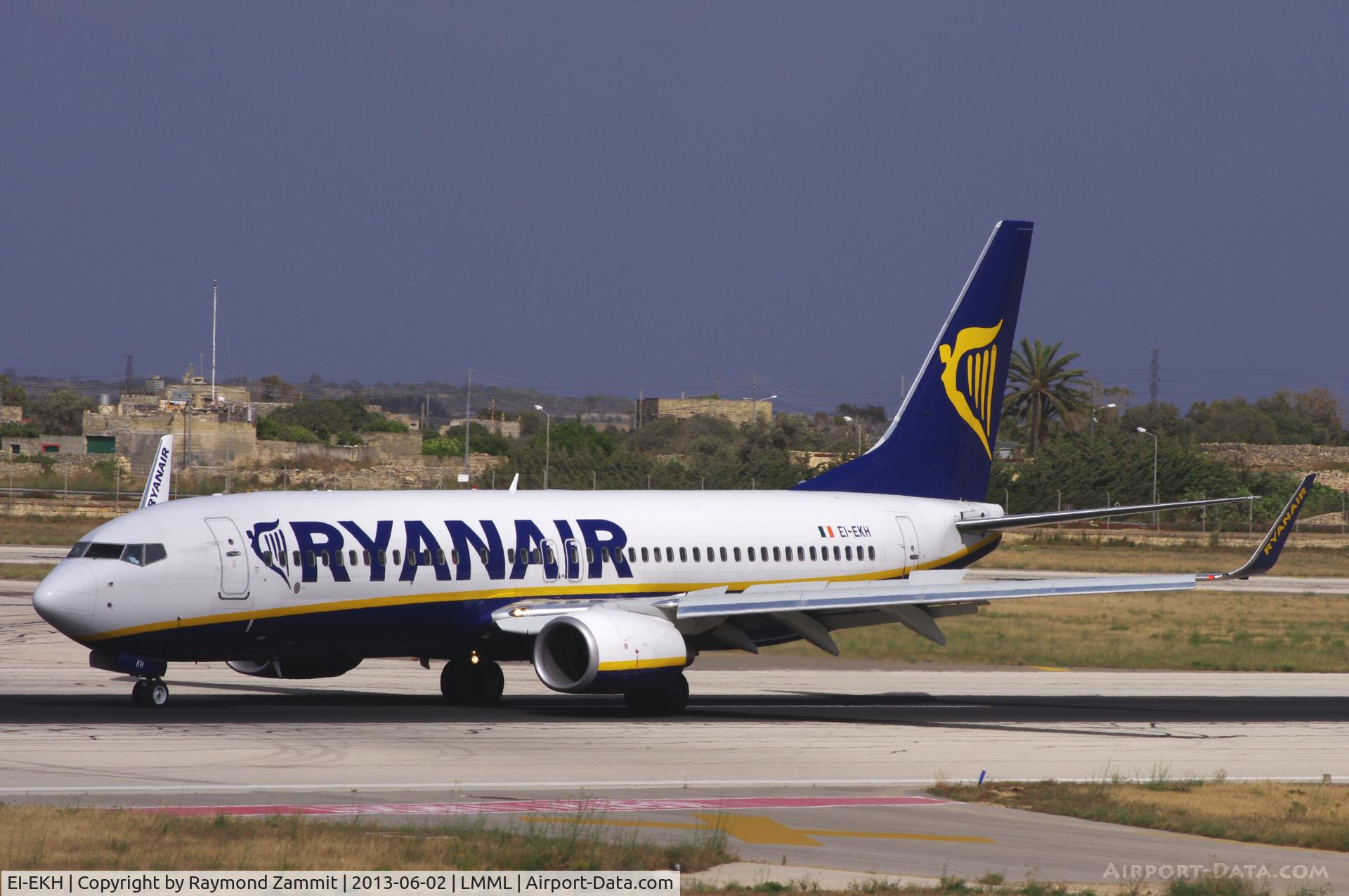 EI-EKH, 2010 Boeing 737-8AS C/N 38493, B737-800 EI-EKH Ryanair